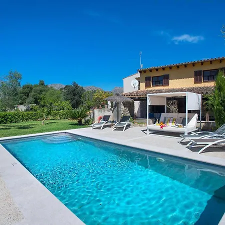 Antonia By Vintage Travel