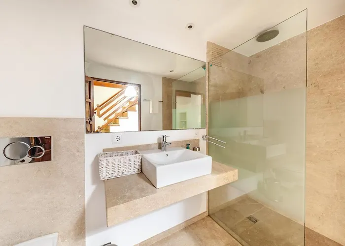 Antonia By Vintage Travel *